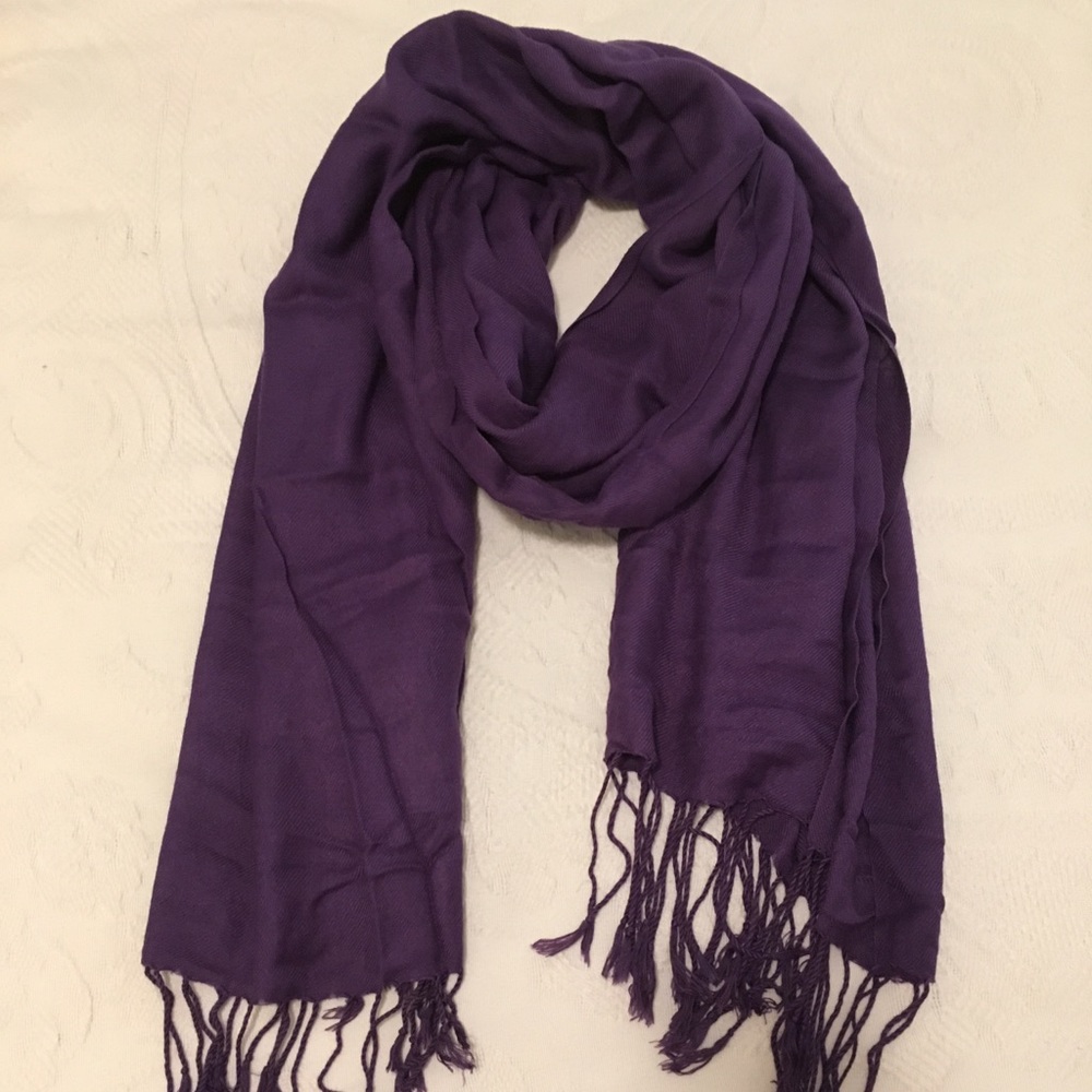 Soft, purple Pashmina